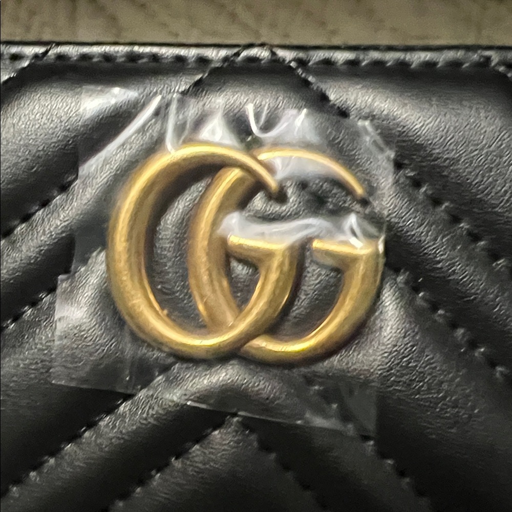 Gucci Black Quilted Leather Zip-Around Wallet with Gold Double G Hardware - Picture 2 of 16